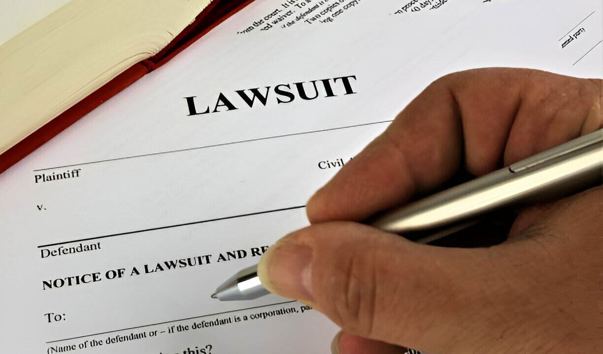 what’s best for your injury case between settling and filing a lawsuit