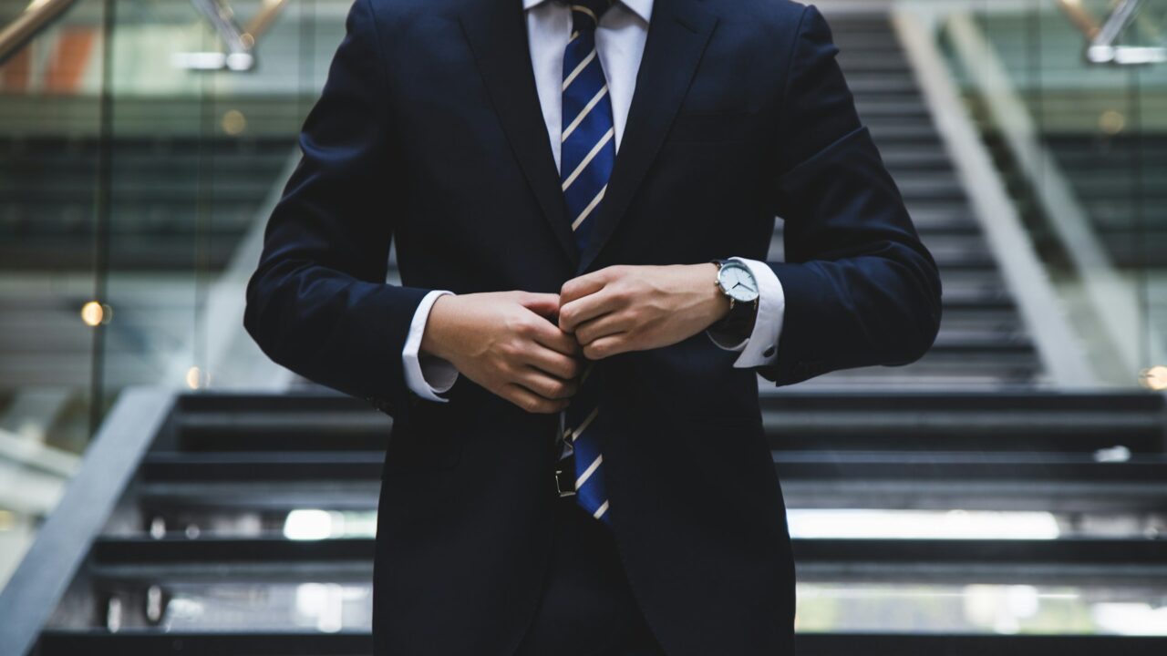 When to Call in the Pros: The Power of Relying on Experts in Your Life